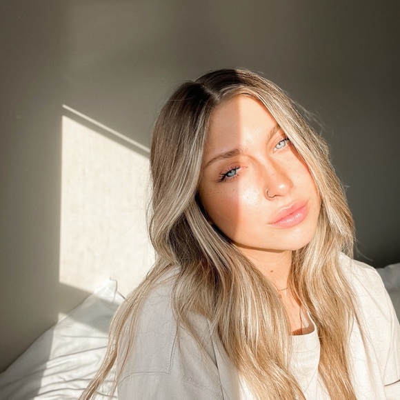 Meet your Posher, Danica - Picture 1 of 1